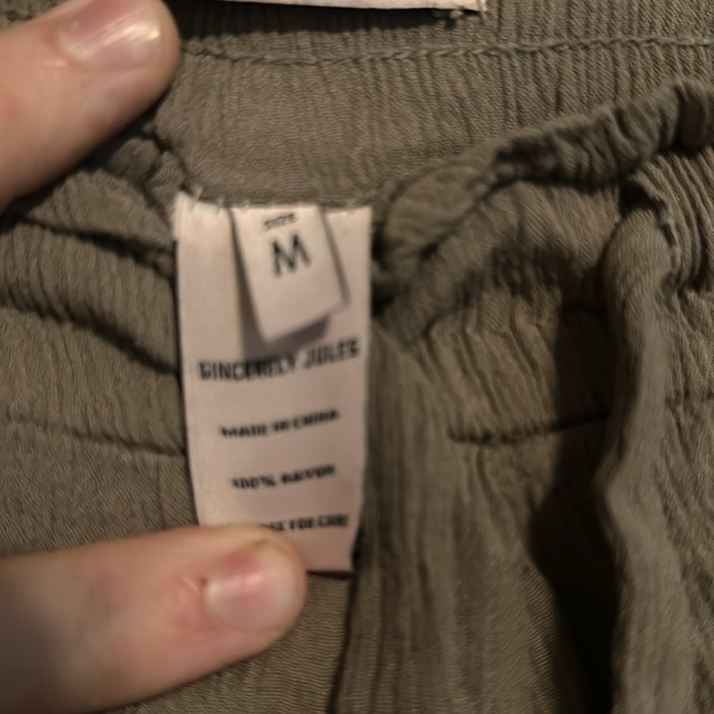 Shorts - Picture 3 of 3